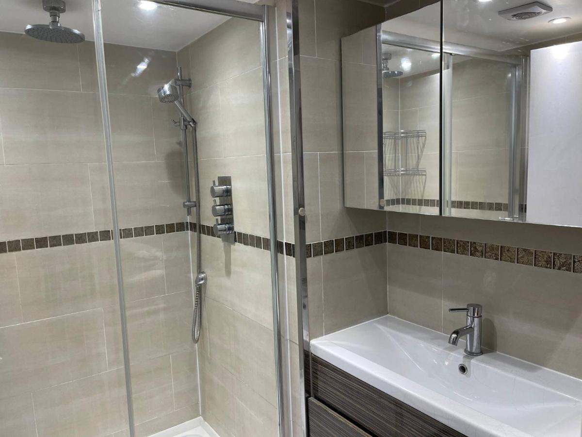 Entire 2 Bed Flat With Garden, Located Near Beach Appartement Hove Buitenkant foto