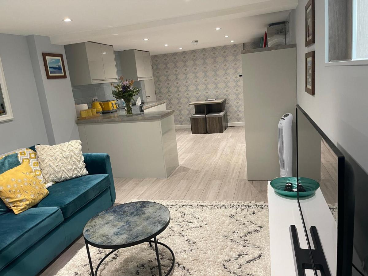 Entire 2 Bed Flat With Garden, Located Near Beach Appartement Hove Buitenkant foto