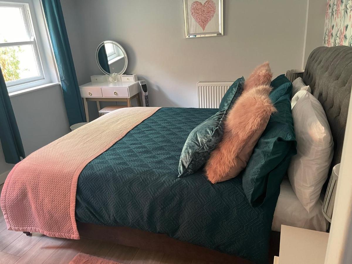 Entire 2 Bed Flat With Garden, Located Near Beach Appartement Hove Buitenkant foto