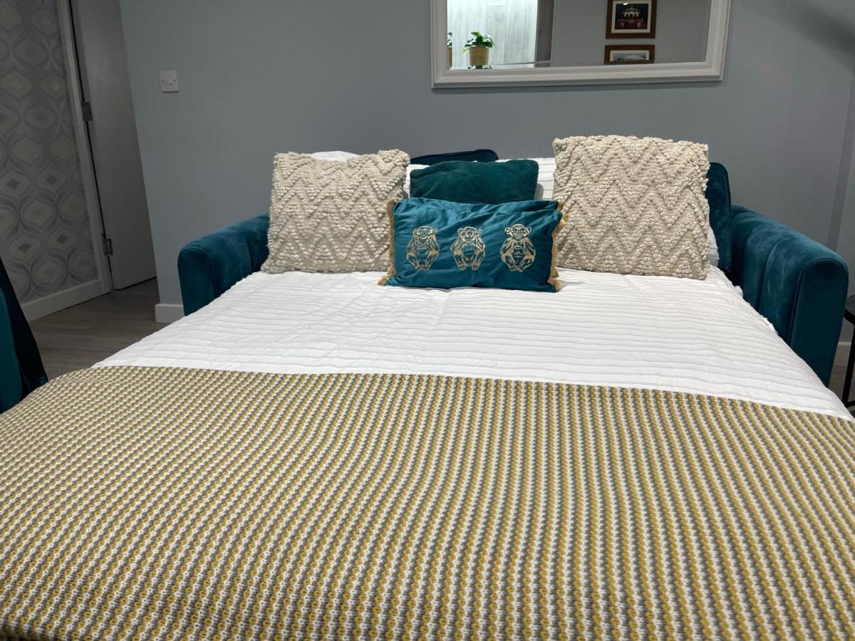 Entire 2 Bed Flat With Garden, Located Near Beach Appartement Hove Buitenkant foto