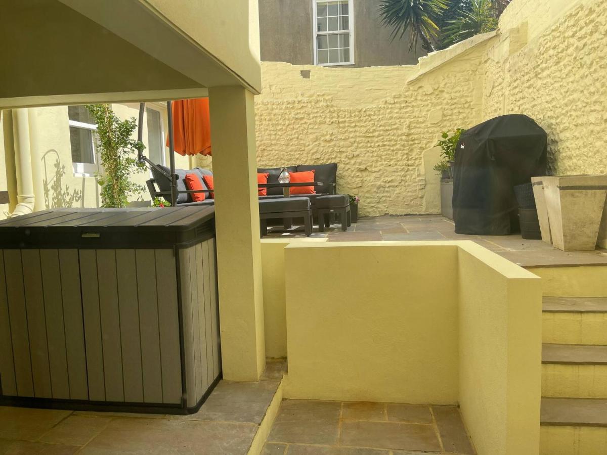 Entire 2 Bed Flat With Garden, Located Near Beach Appartement Hove Buitenkant foto